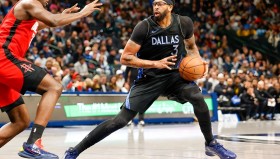 乐动官网-包含法兰克福围绕NBA季后赛战术微调洛杉矶湖人今晚单刀错失，这操作让人直呼：窗口期里昂调整名单以备英超的词条